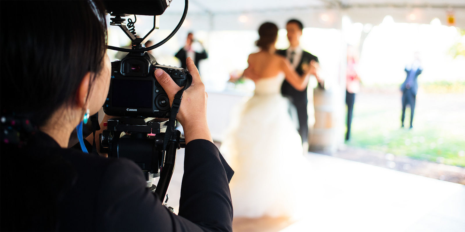 5 Reasons to Book a Wedding Videographer